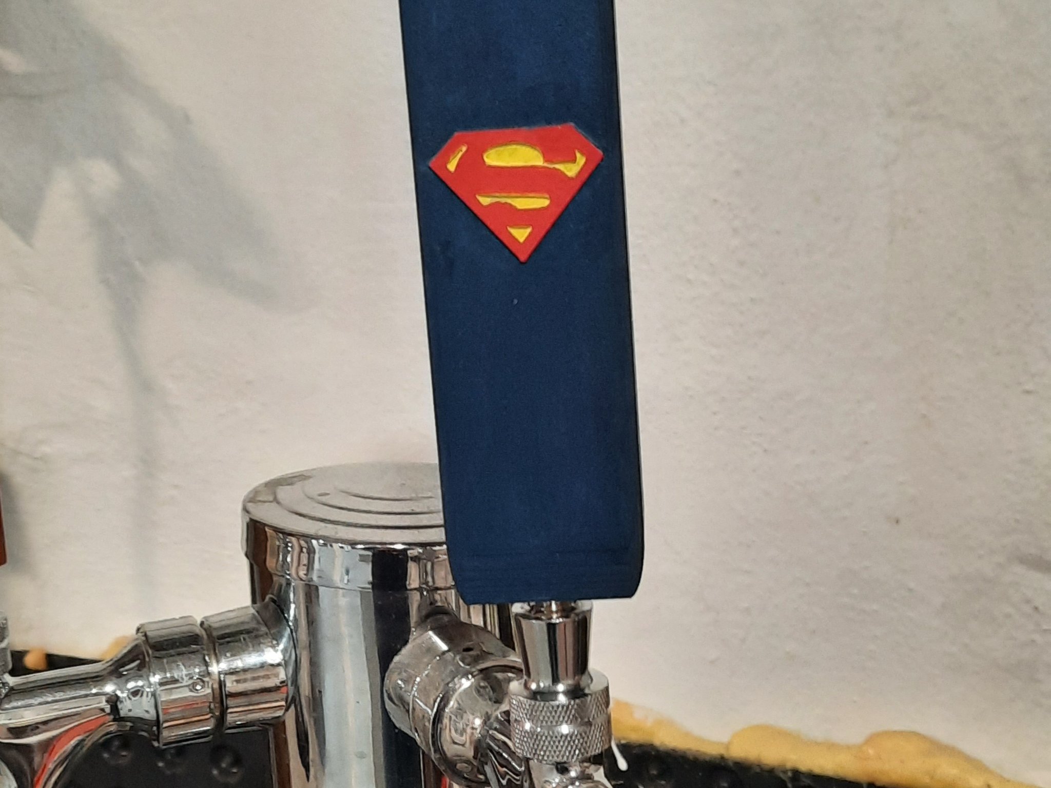 Tiêu đề Tay cầm vòi bia siêu nhân Tóm tắt Tay cầm vòi bia có b