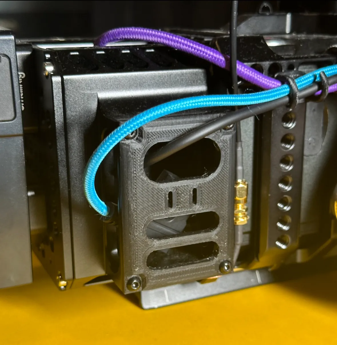 Tấm ốp hông "Z-Back"