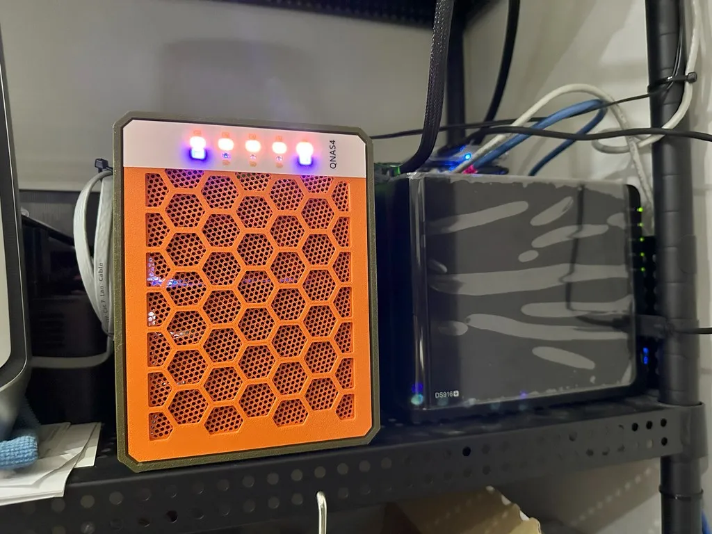 Tấm che cho QNAS (bo mạch SATA khởi động tuần tự)