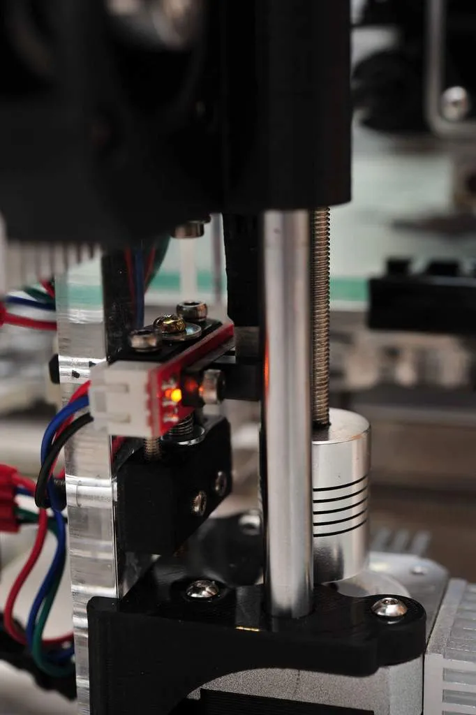 Tiêu đề Thiết bị điều chỉnh endstop quang học Tóm tắt Dành