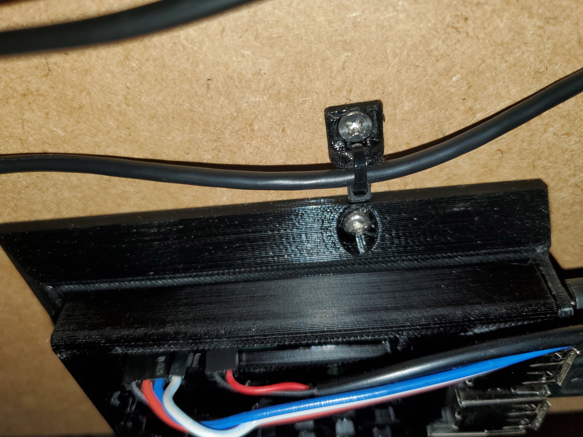 Tiêu đề Neo Zip Tie nhỏ Tóm tắt Neo buộc dây kéo gắn vít tố