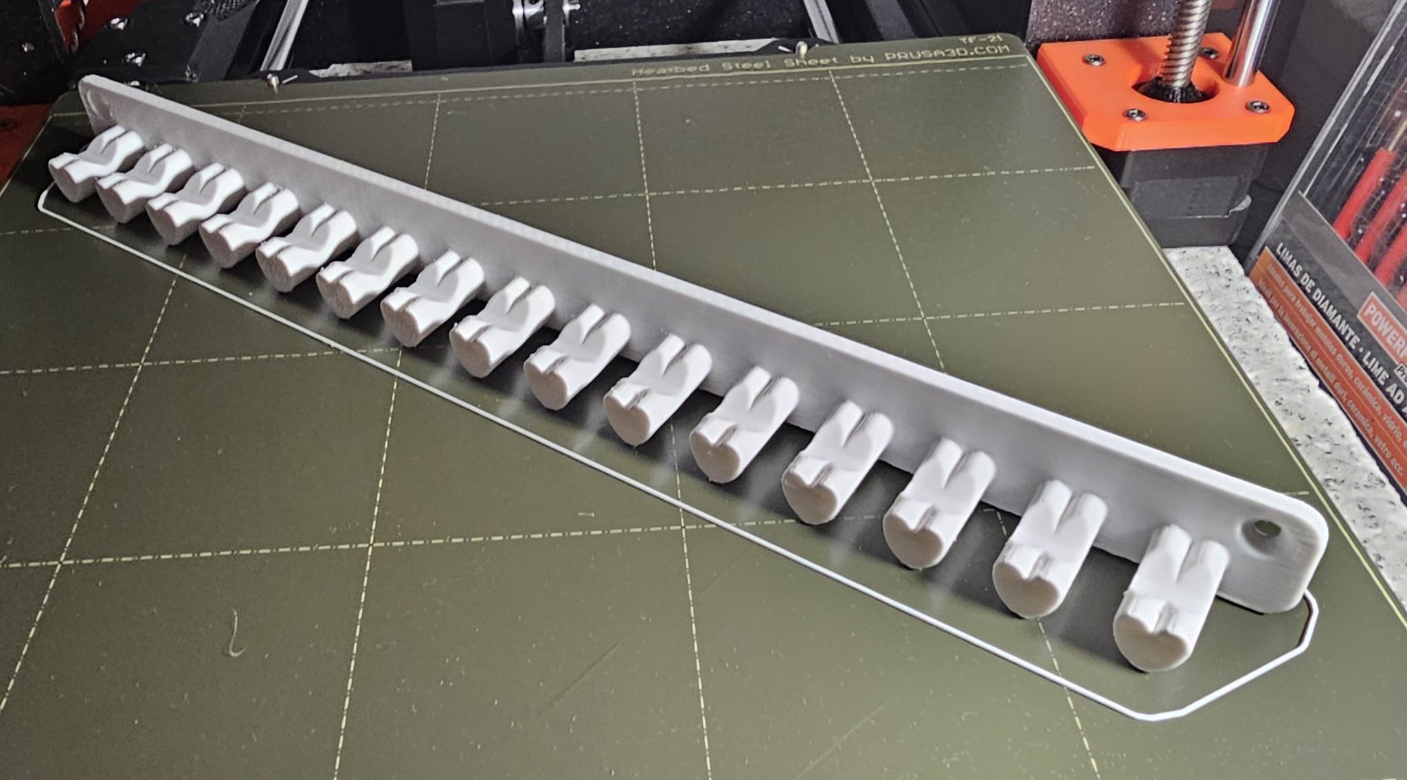 Simple necklace holder