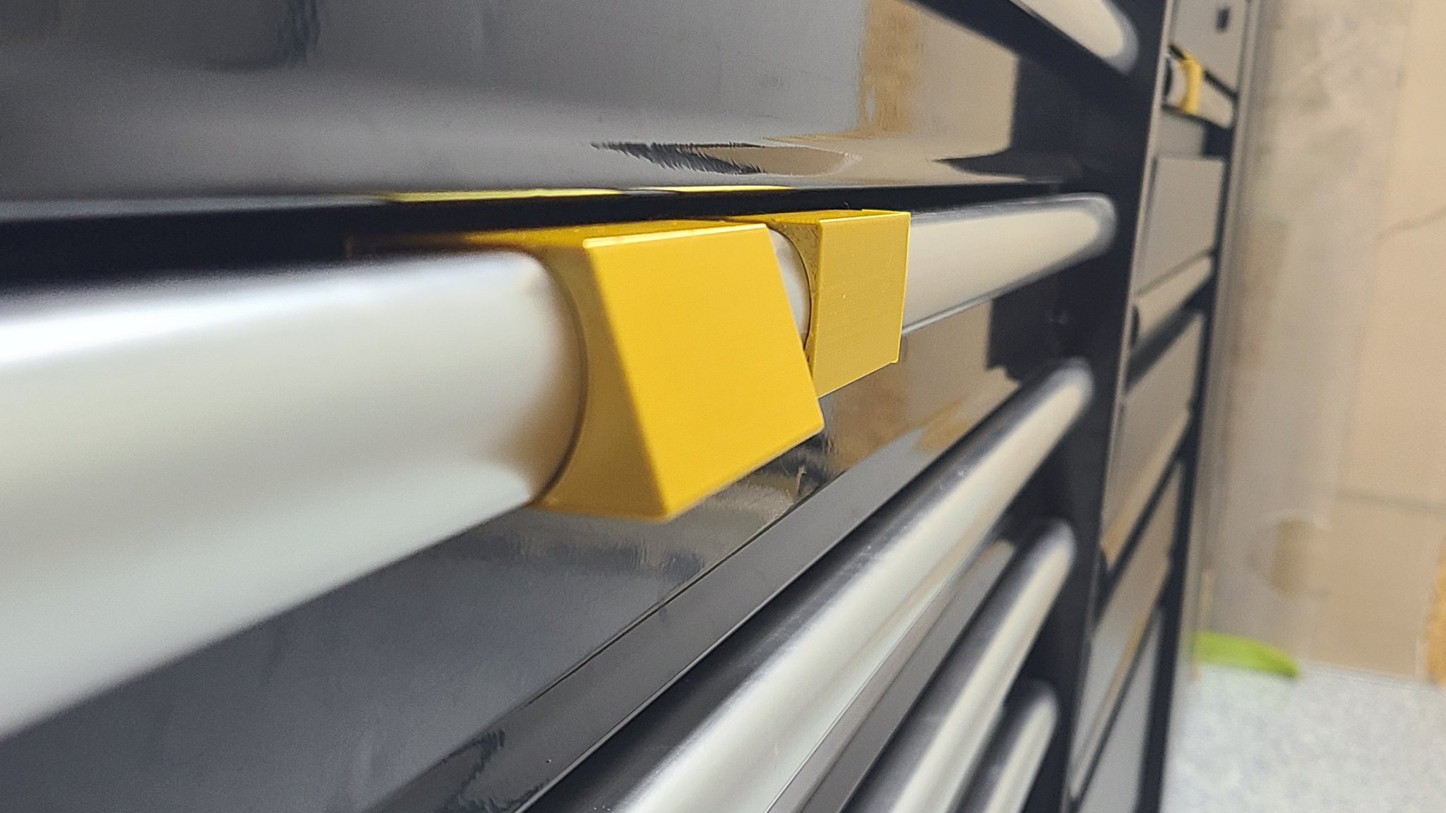 Tiêu đề Hộp đựng nhãn cho Husky Toolbox - Angled Tóm tắt Mệt m