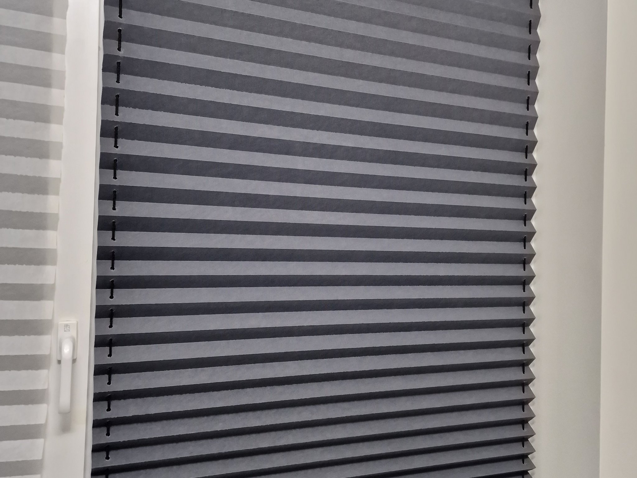 Tiêu đề Rèm trượtcửa chớp cho cửa sổ với các tùy chọn t