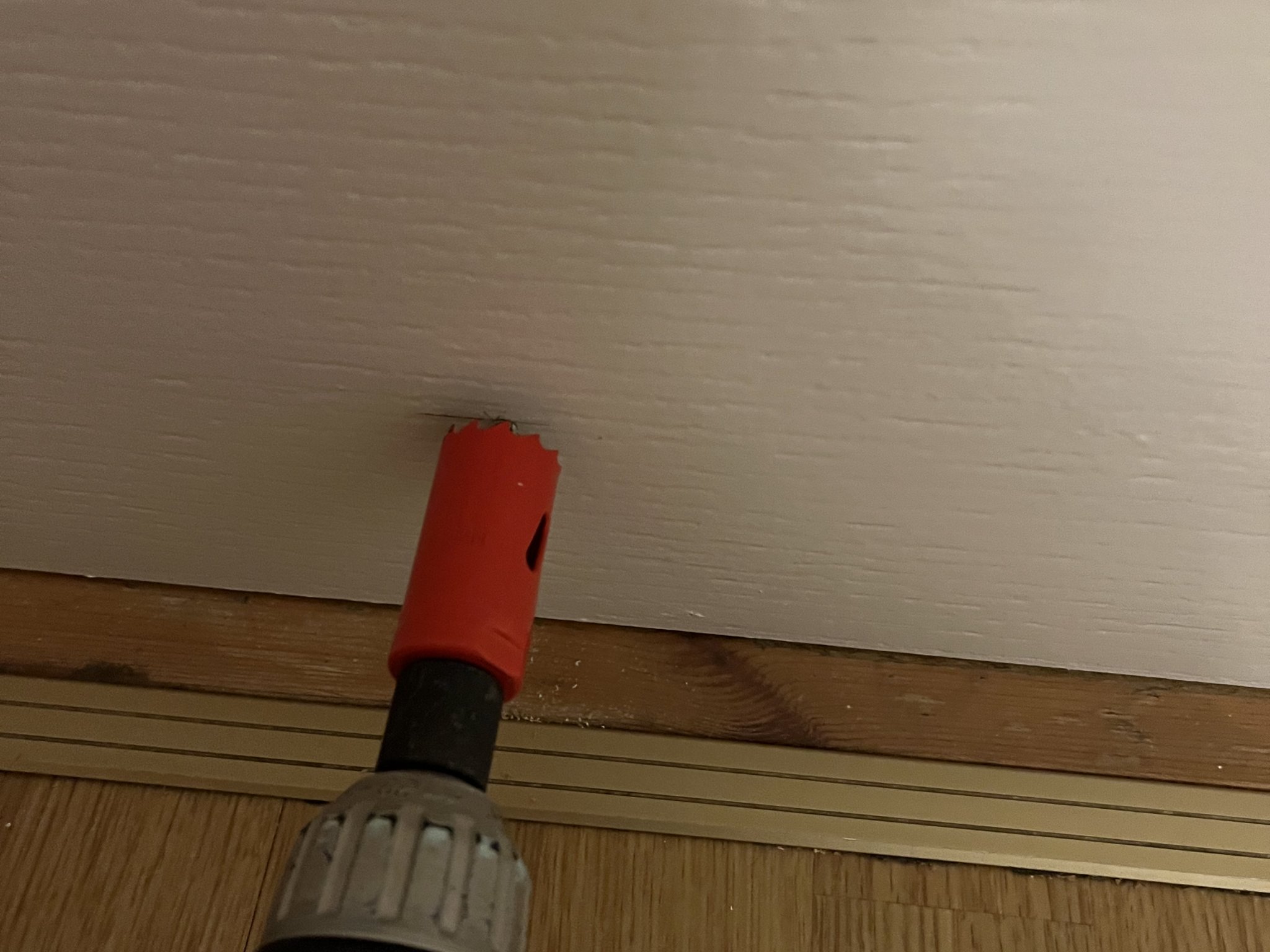 Bathroom door vent (also Ikea Lack throug-hole)