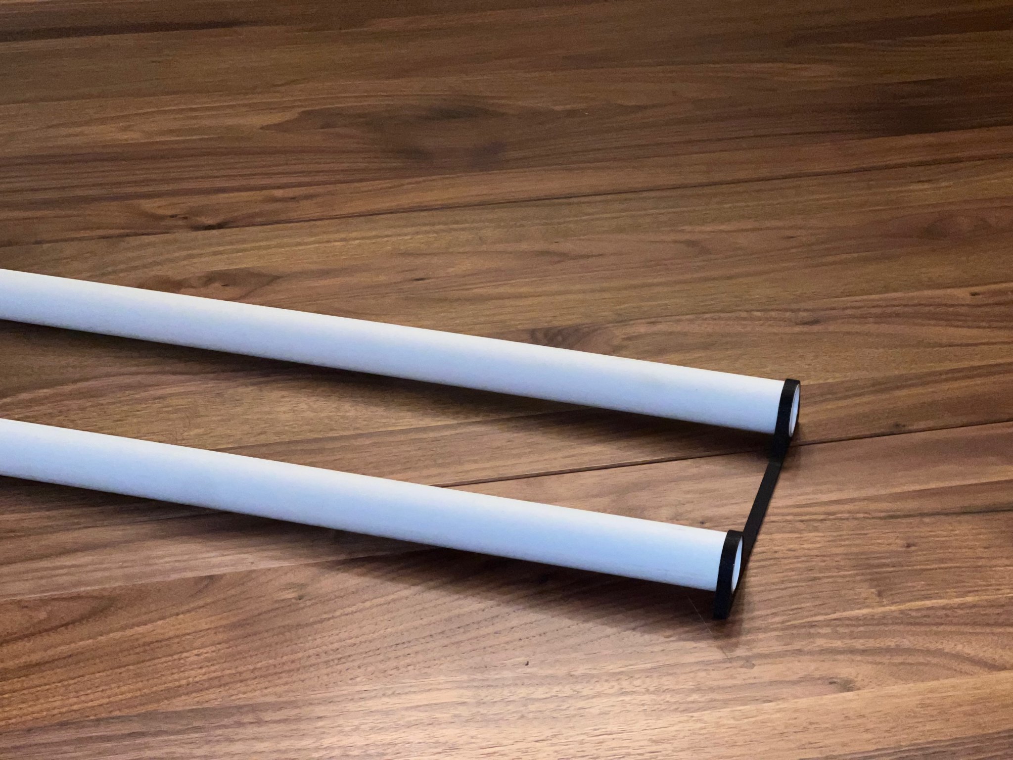 Tiêu đề Minimalist Spool Minder Tóm tắt Có dây tóc Có kệ Giữ