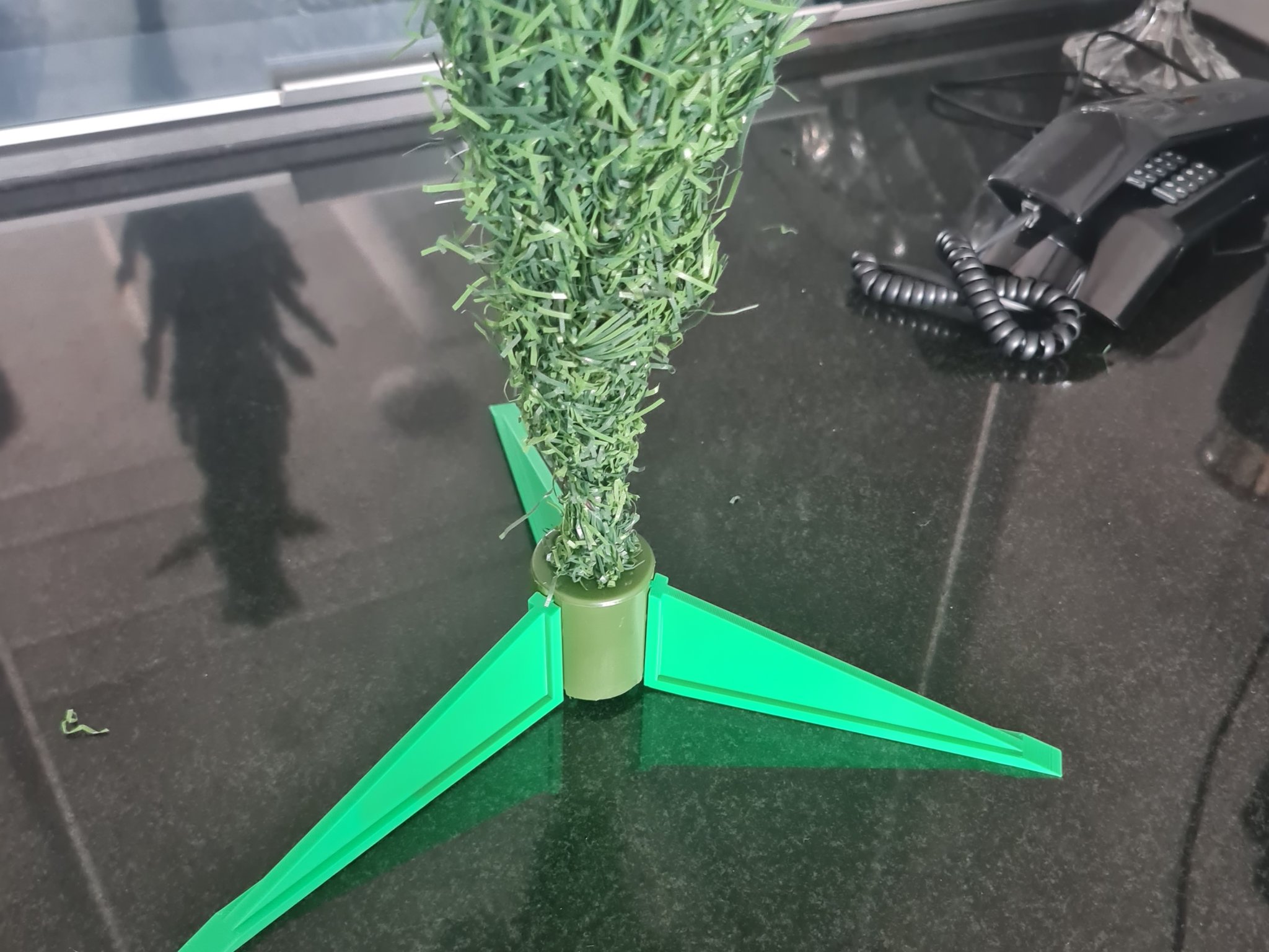 Chân Đế Thay Thế Cho Cây Thông Noel