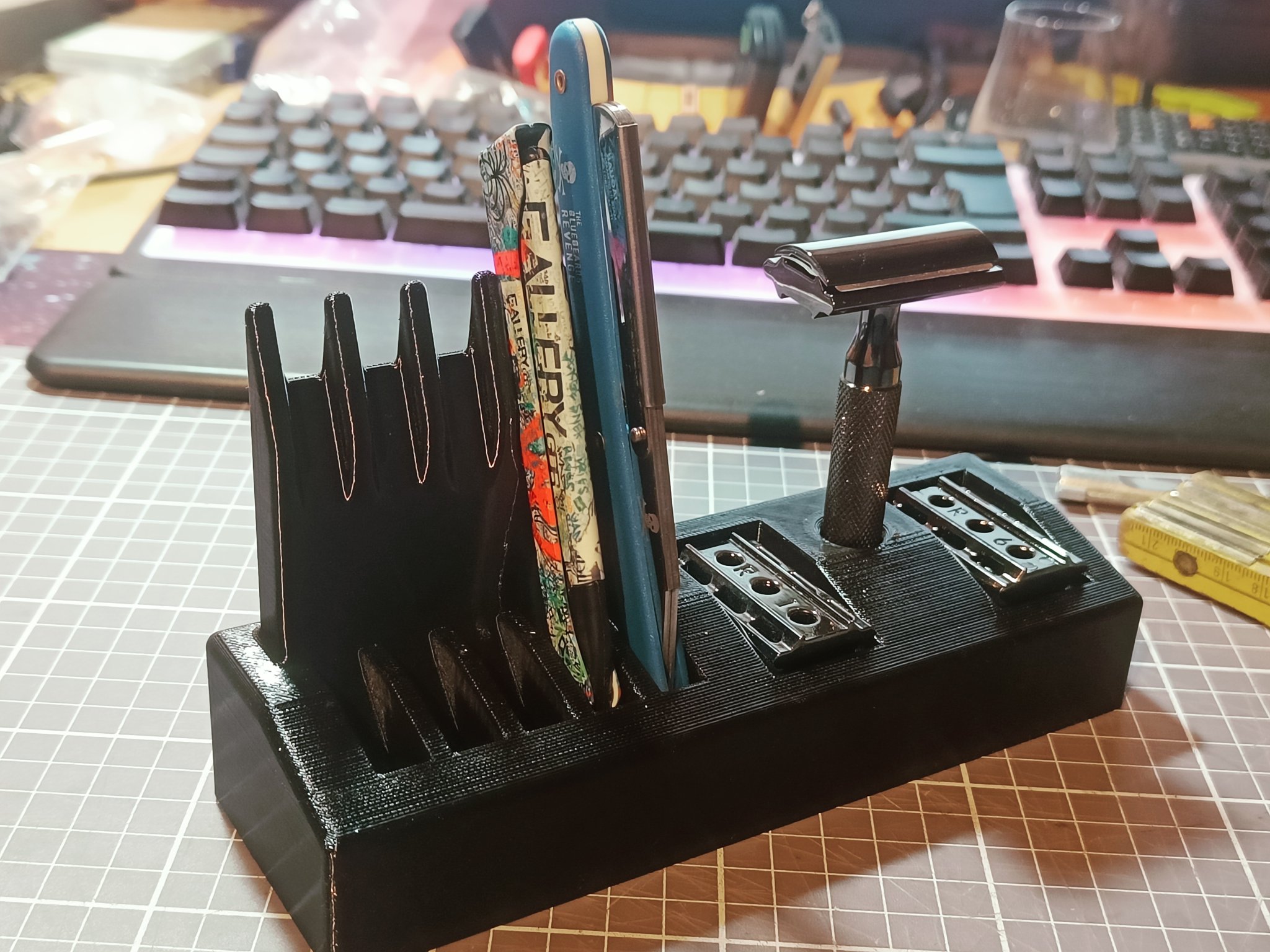 Tiêu đề Rockwell Razor 6 CS và Chân đế dao cạo thẳng Tóm tắt