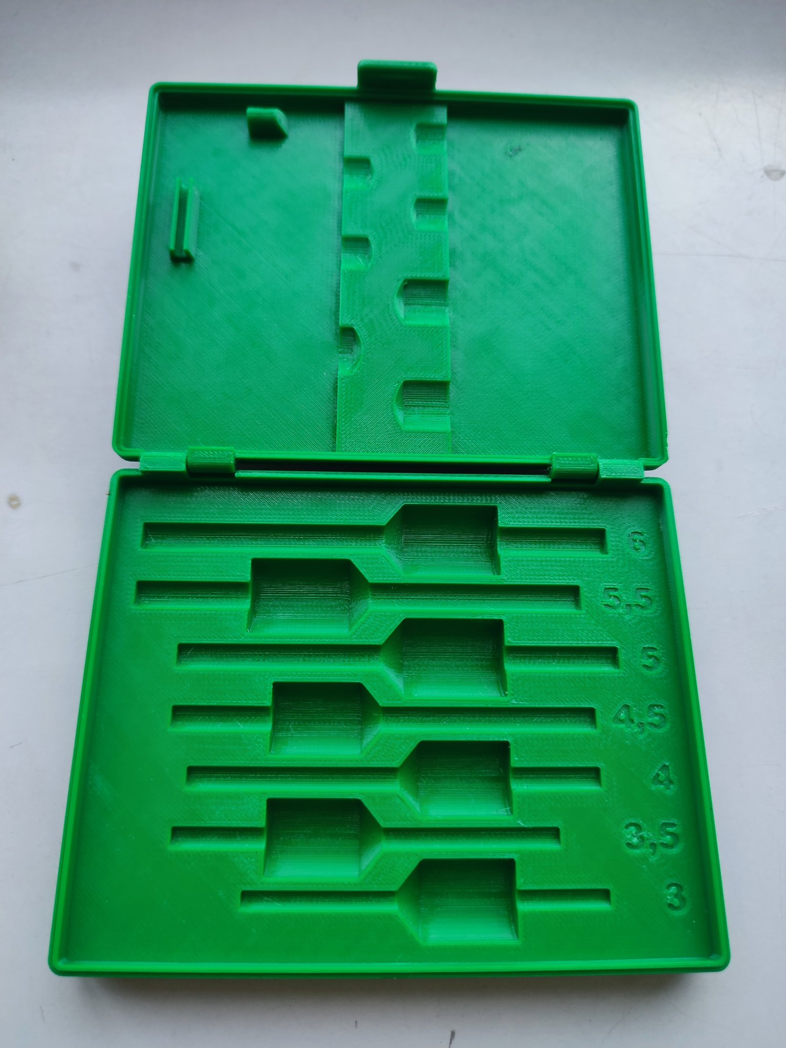 Drill with countersink box/Krabička na vrtáky se záhlubníkem z Lidlu (Parkside PSB 6 A1)