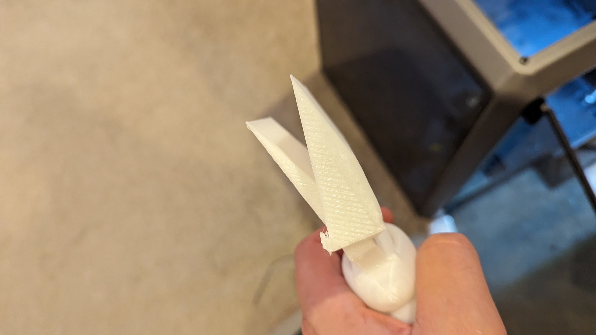 Flipping ice scraper