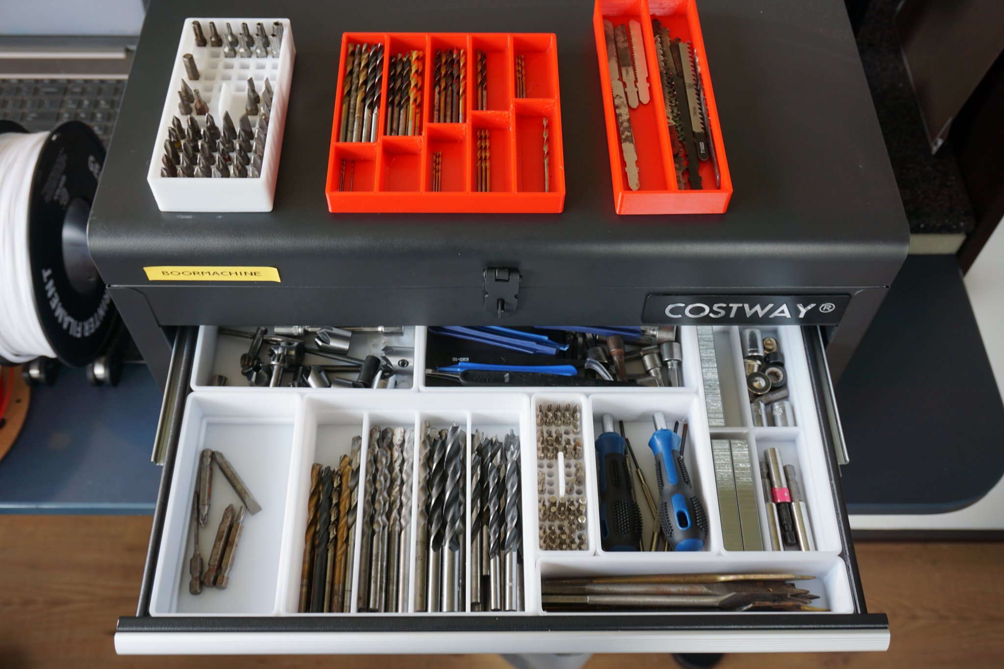 Tiêu đề Tổ chức ngăn kéo với các vật chèn cho dụng cụ mũi