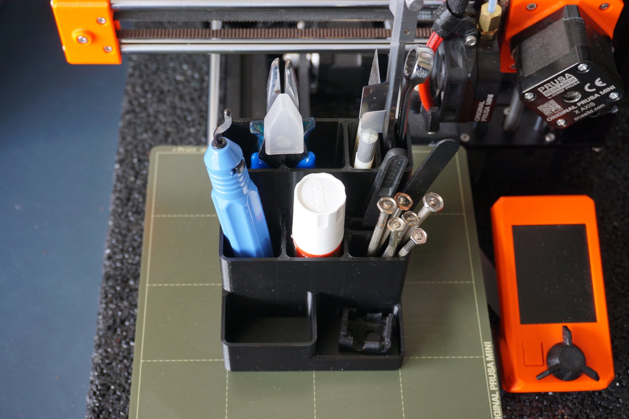 Kệ Đựng Đồ Văn Phòng và Dụng Cụ In 3D Tối Giản