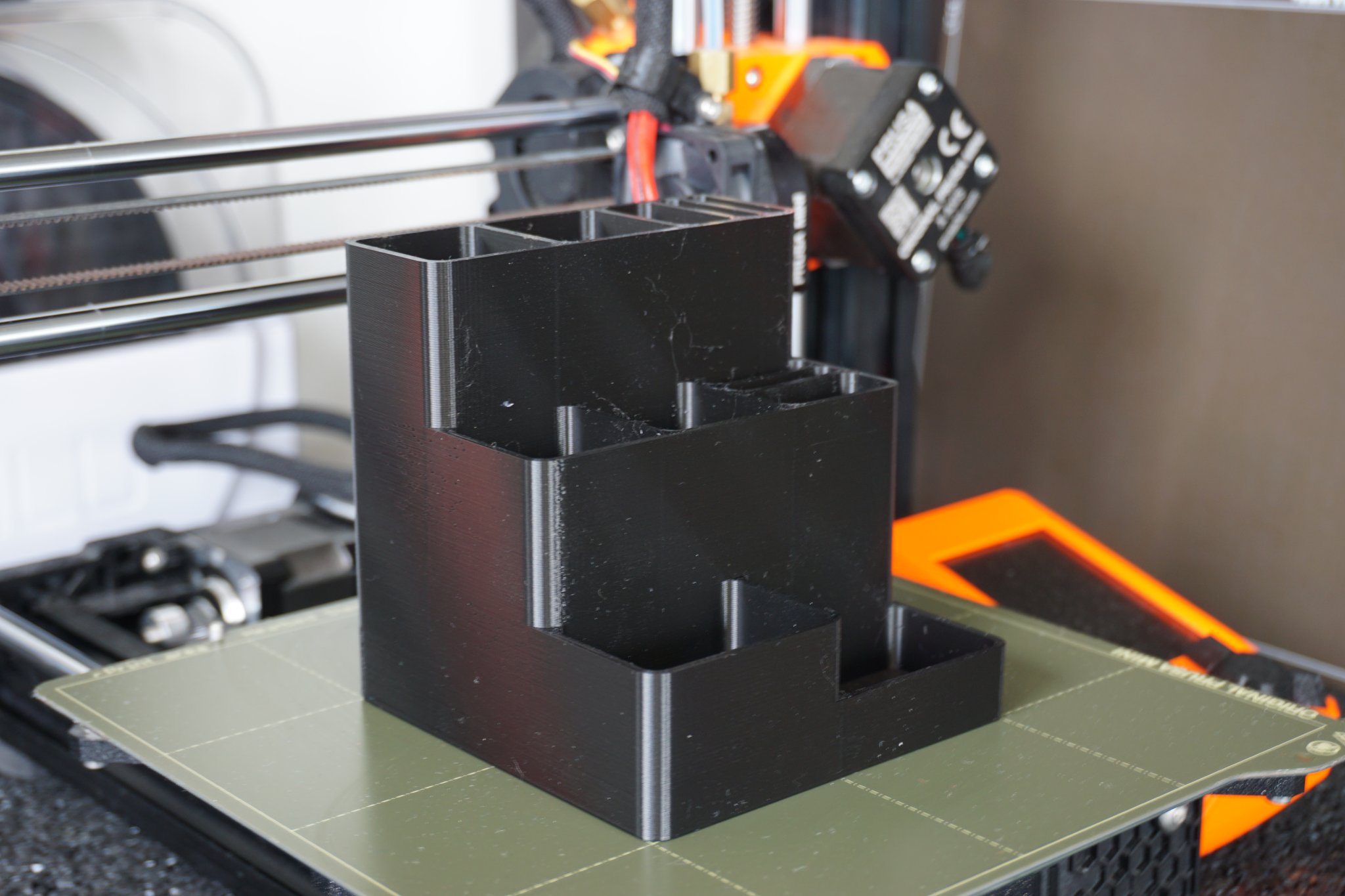 Kệ Đựng Đồ Văn Phòng và Dụng Cụ In 3D Tối Giản