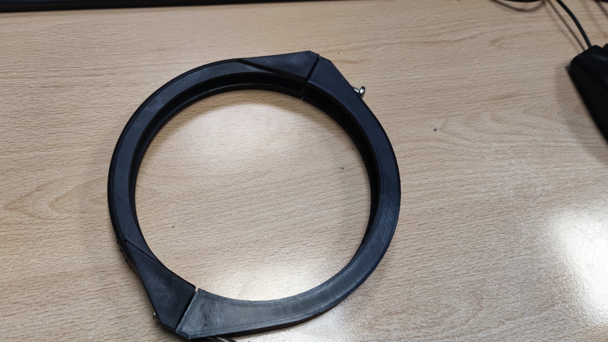 pump pool fitting (Spona filtrační nádoby k bazénu)