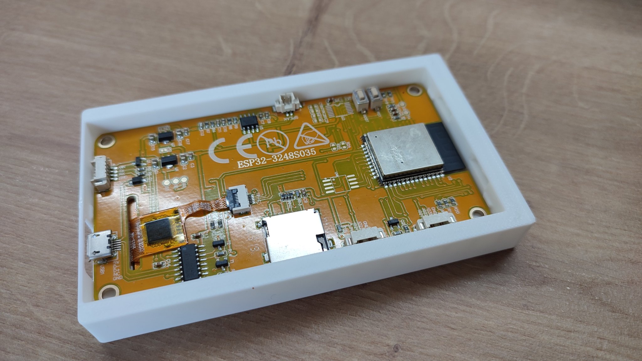 Khung treo tường cho màn hình cảm ứng LCD TFT 3.5" ESP32-3248S035