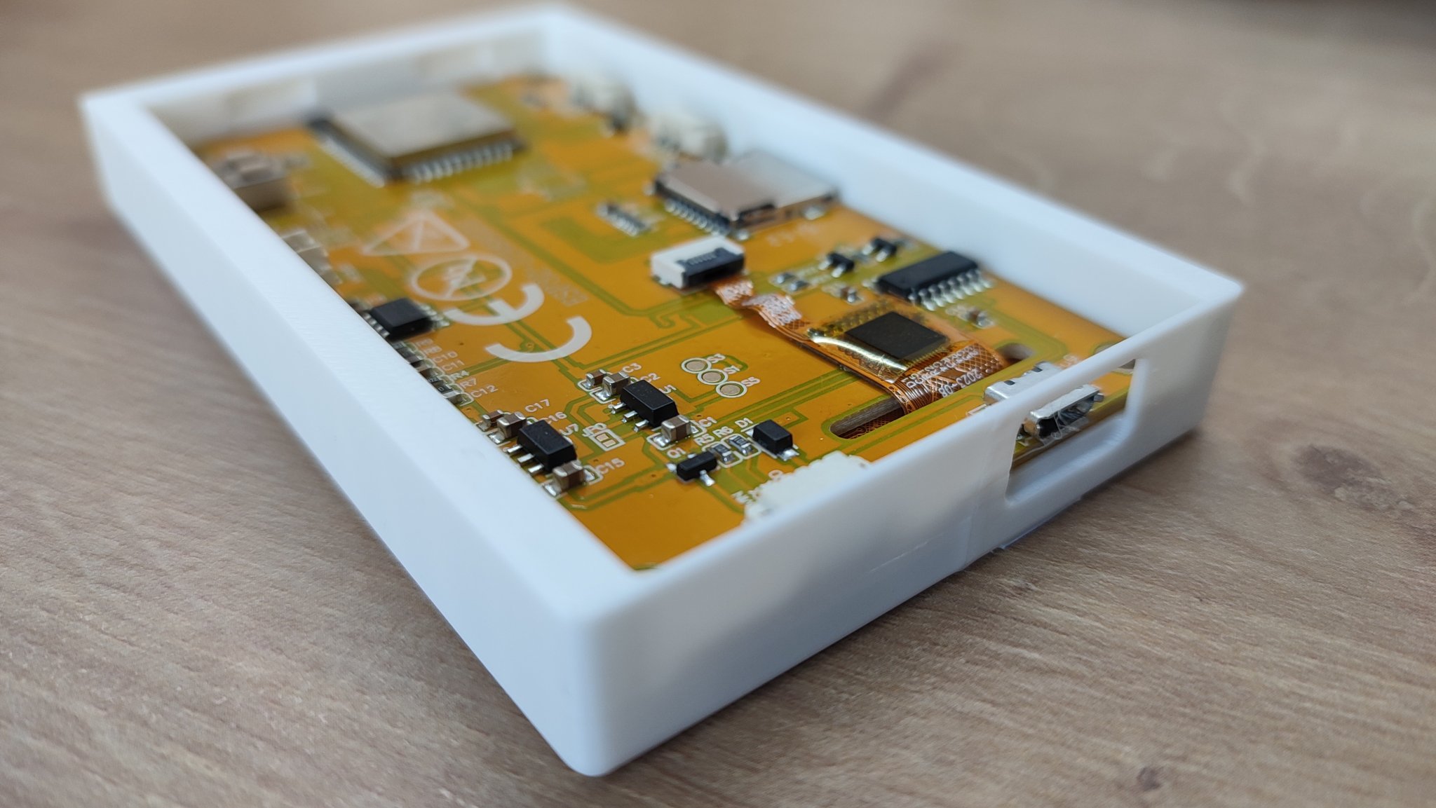 Khung treo tường cho màn hình cảm ứng LCD TFT 3.5" ESP32-3248S035