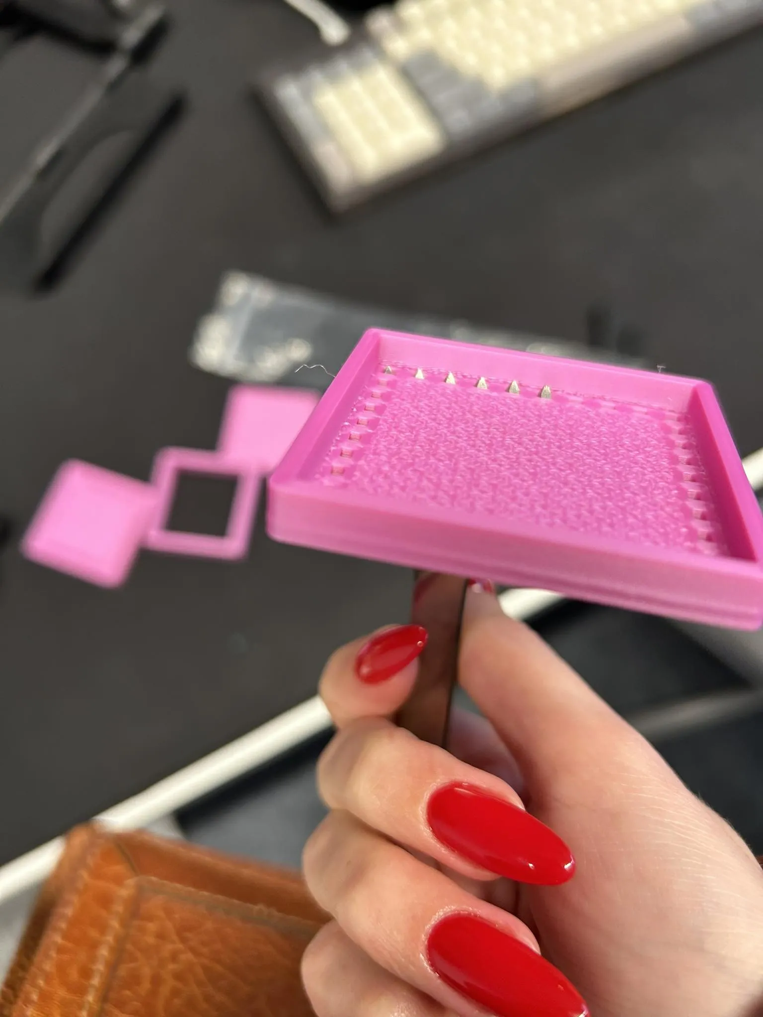 Tiêu đề Dụng cụ làm bàn cờ bằng da Tóm tắt Chỉ một số