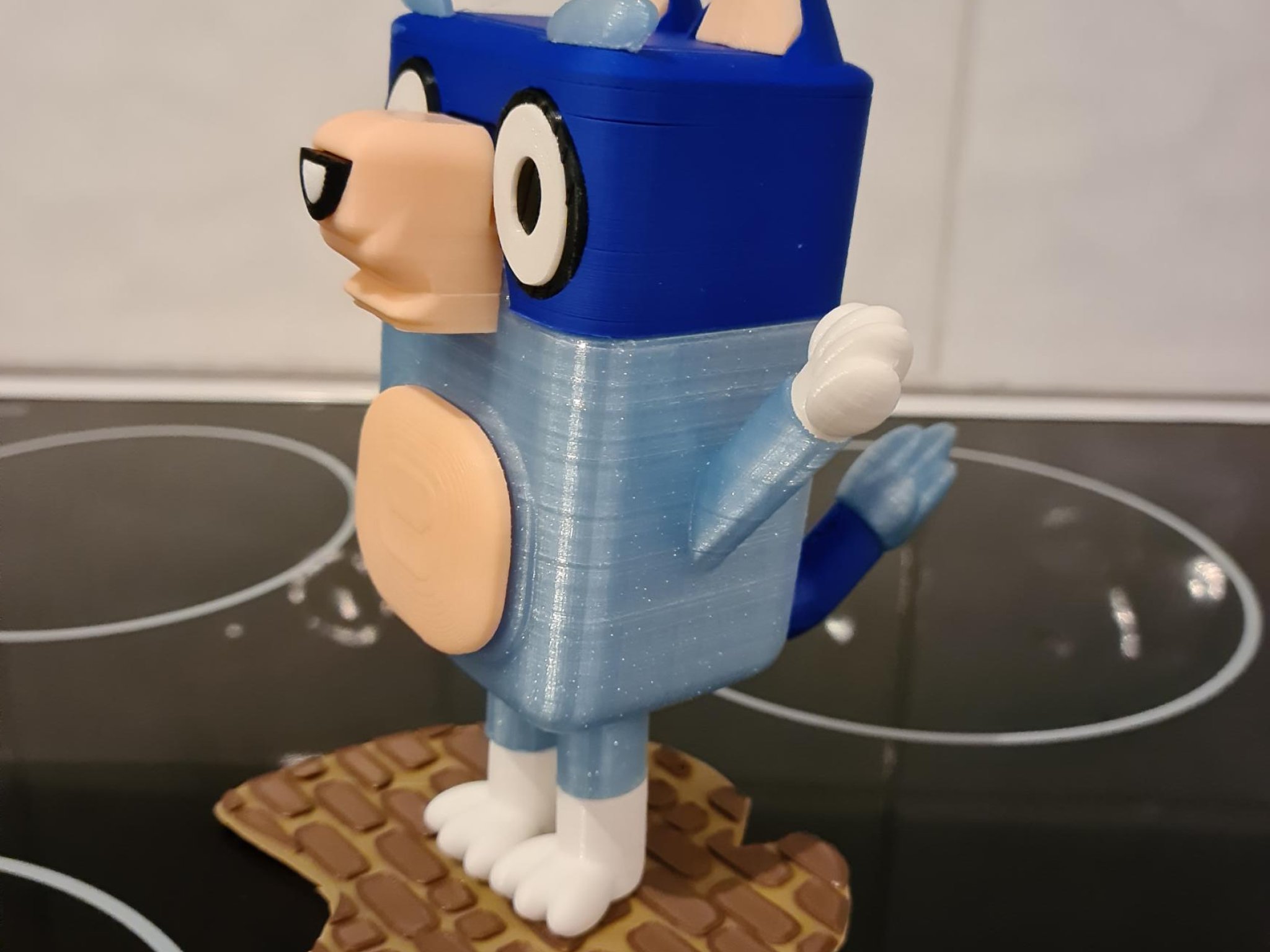 Tiêu đề Bluey Tóm tắt Bluey là một chú chó Blue Heeler sáu tuổ