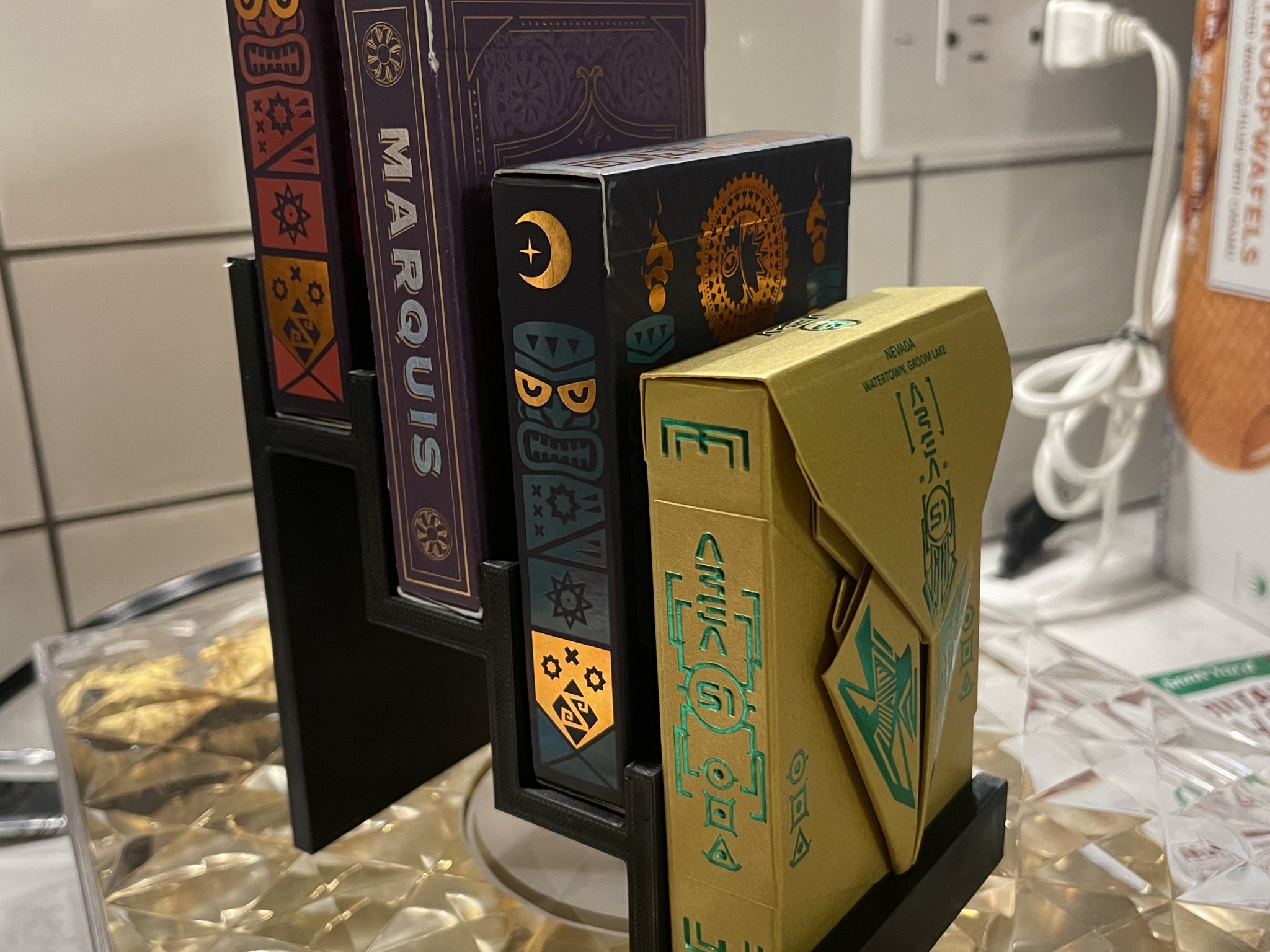 Giá Kê Bài Tây (4 Bộ) Phiên Bản Chỉnh Sửa