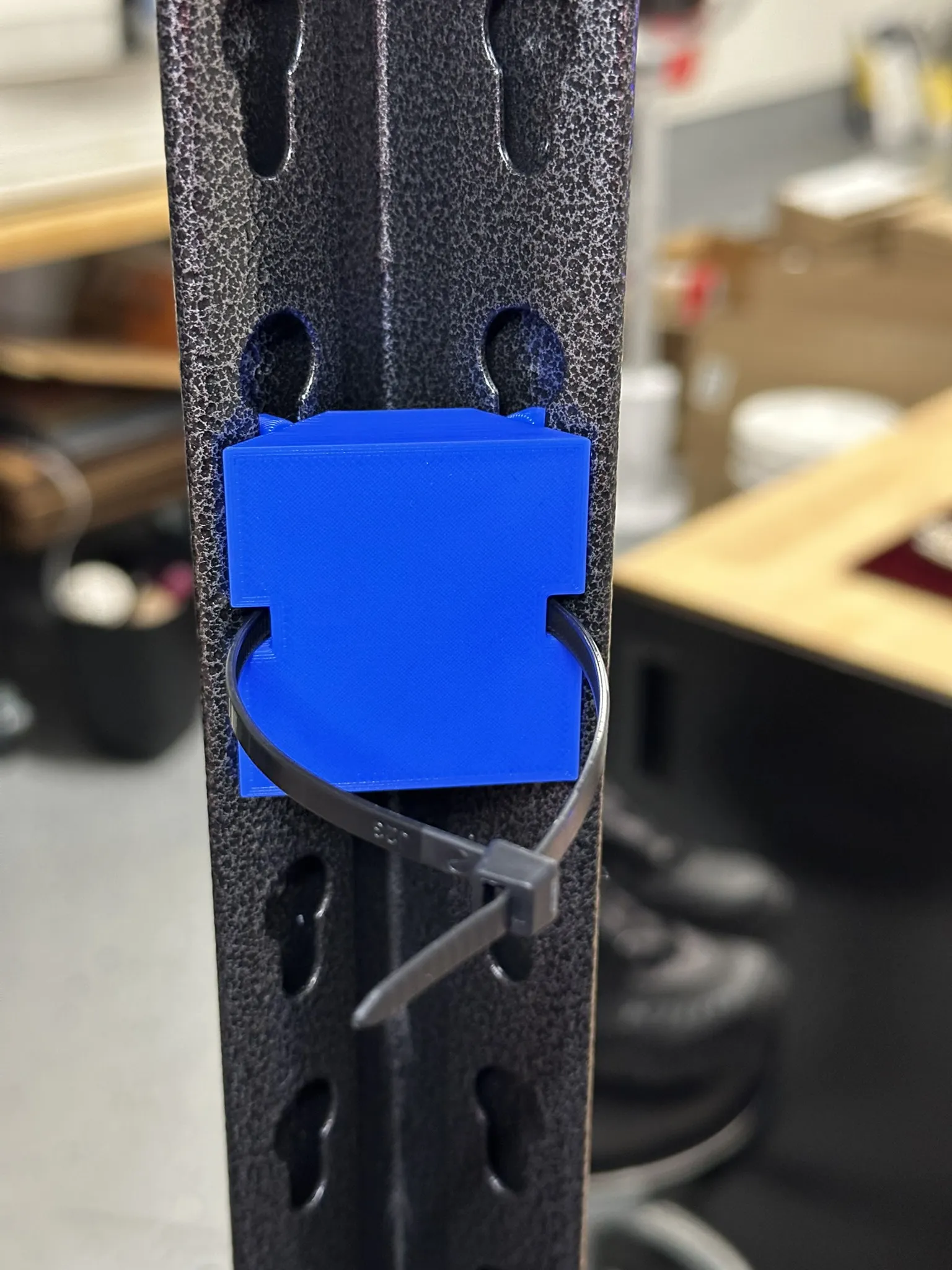 Ke Góc Cho Kệ Thép 5 Tầng Whalen