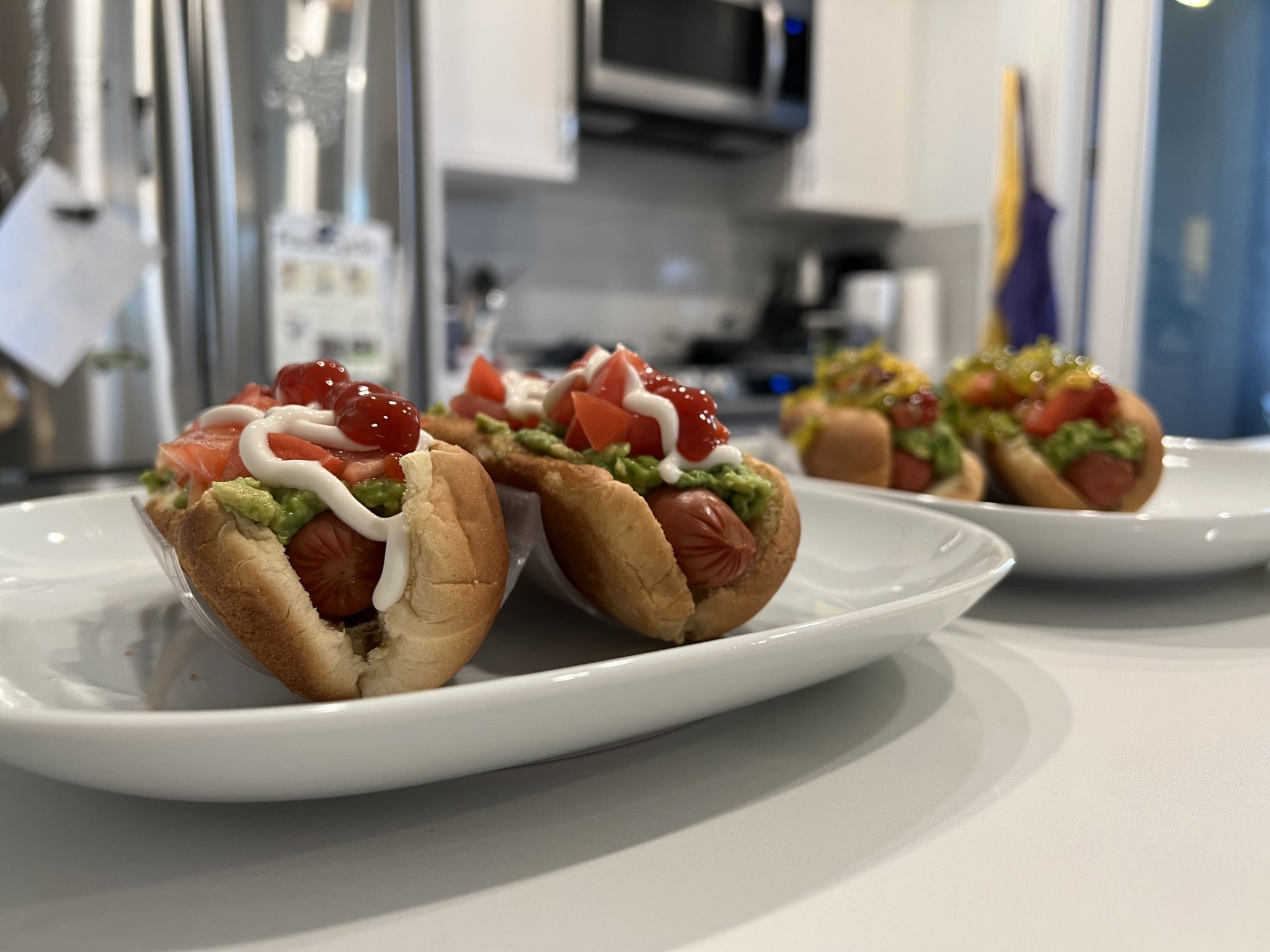 Kẹp Xúc Xích Đôi Tối Giản