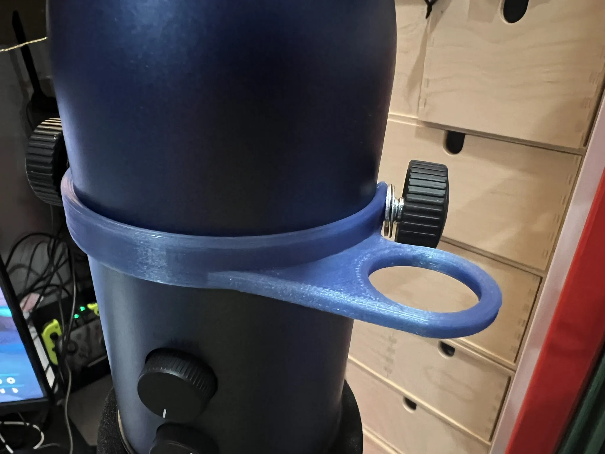 Tiêu đề Tab kéođẩy micrô điện dung USB Yeti Blue của Logitech T