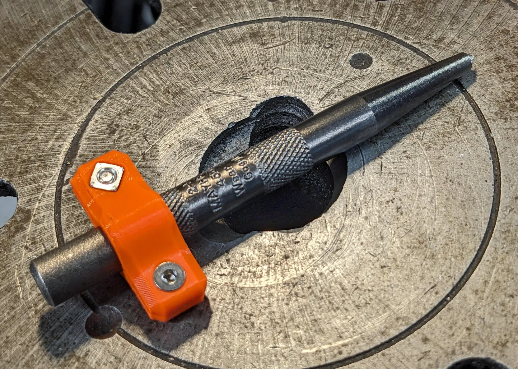 Tiêu đề Giá đỡ treo lỗ trung tâm Tóm tắt Giá đỡ để treo