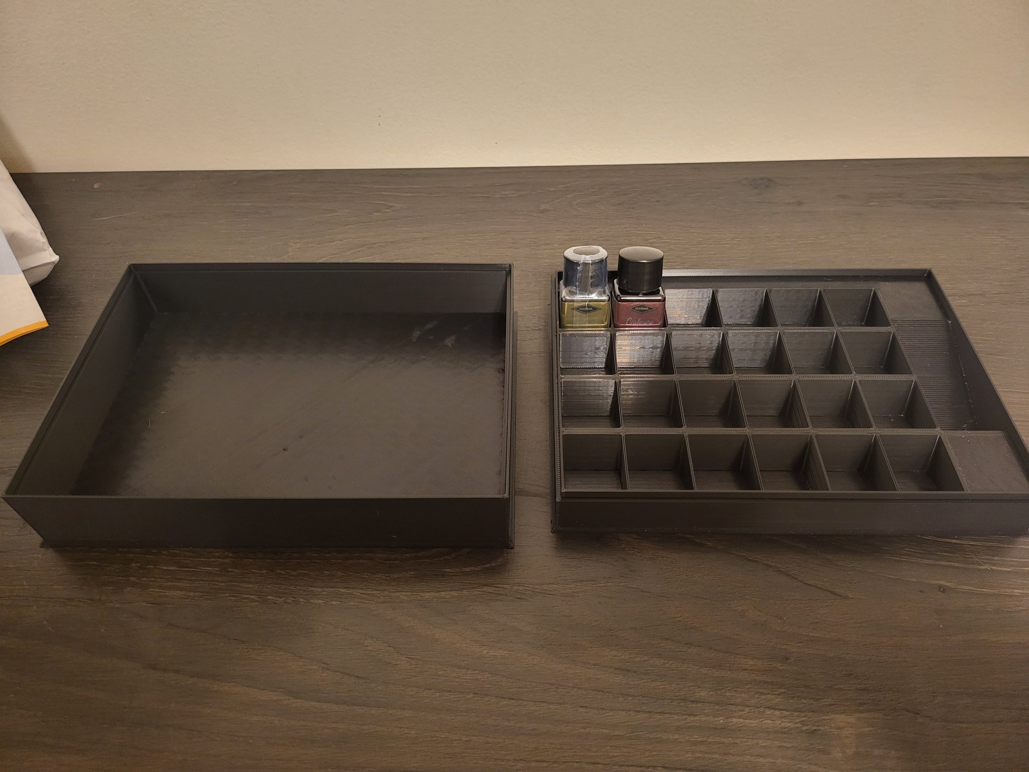 Hộp Đựng Mực Lịch Diamine Inkvent