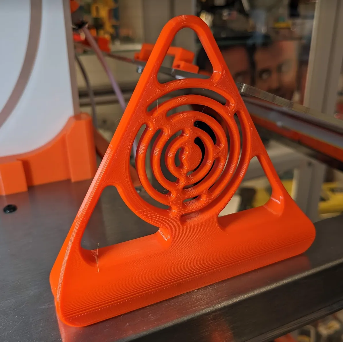 Tiêu đề Vỏ máy in có nắp đậy từ tính Tóm tắt Một đạo