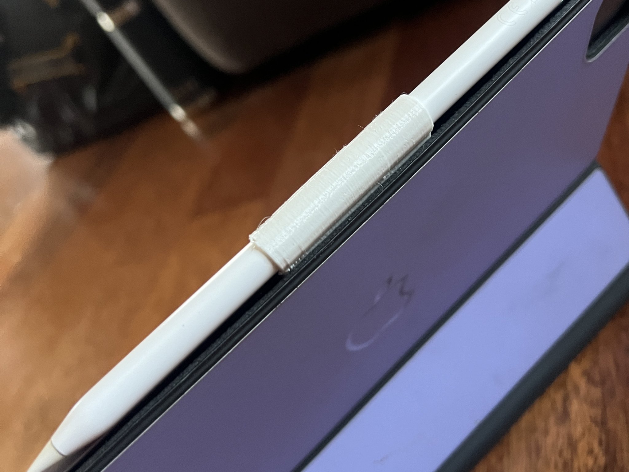 iPad pencil holder for magic keyboard, optimised for PETG