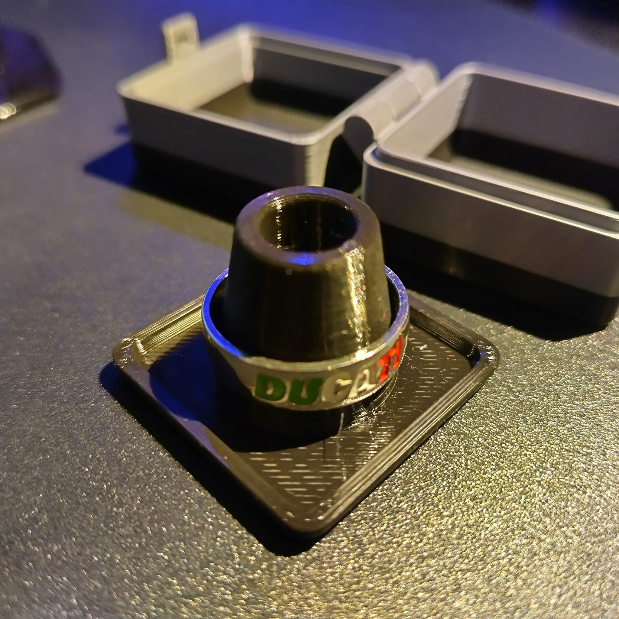 Tiêu đề hộp đựng nhẫn Tóm tắt vlozka do krabicky na prstynek D