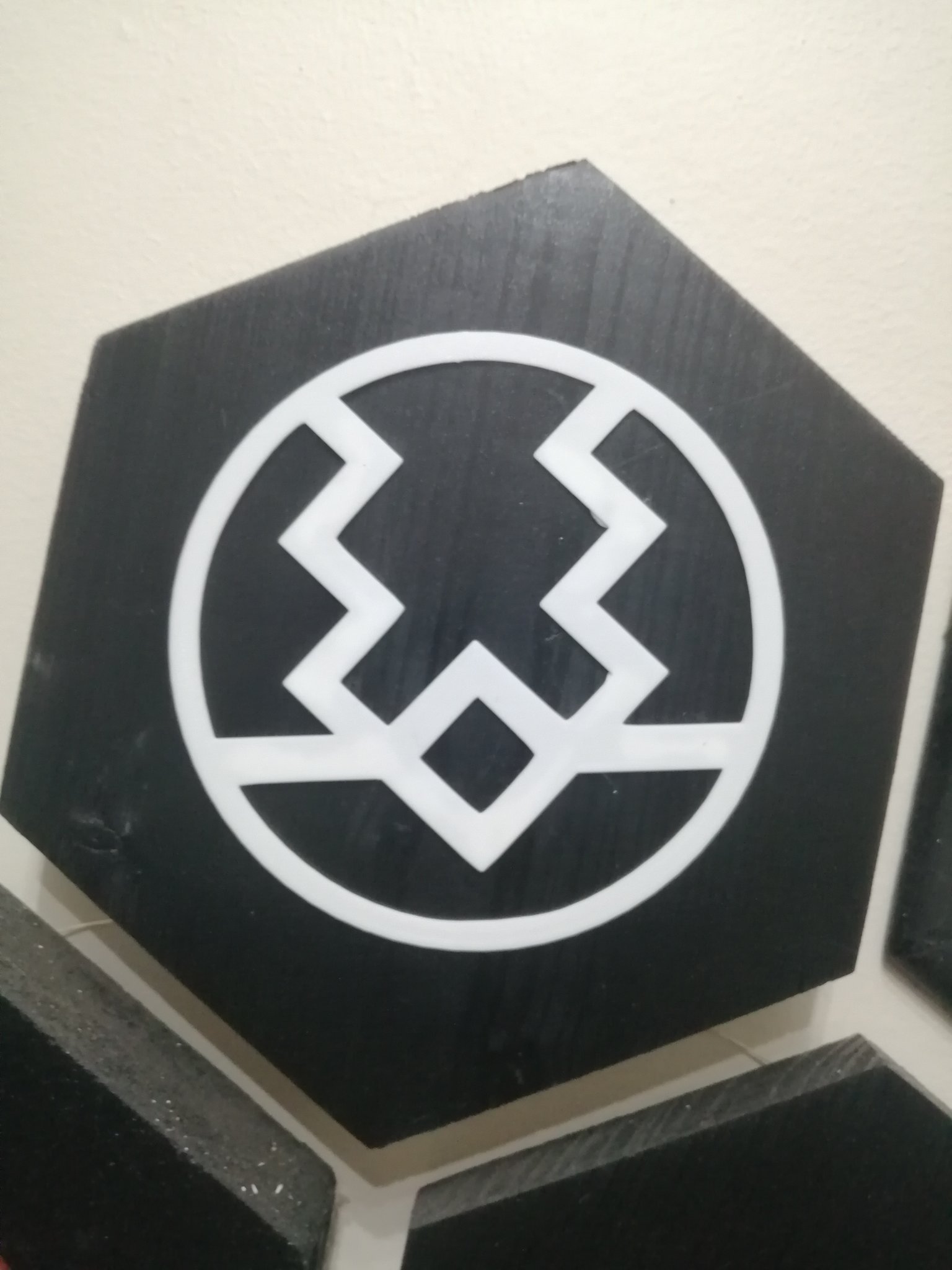 Tiêu đề Huy hiệu Black Bolt Tóm tắt Logo anh hùng hành động tia