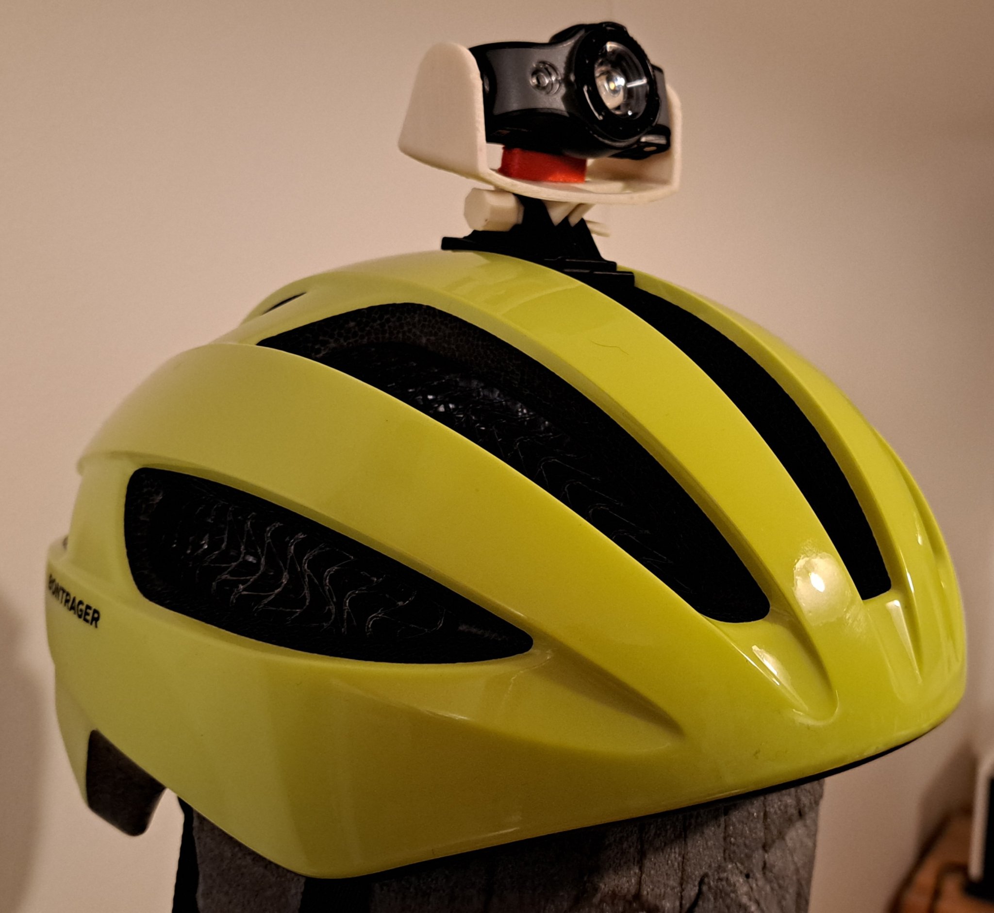 Tiêu đề Mũ bảo hiểm Bontrager cho camera hành động Ledlenser MH5