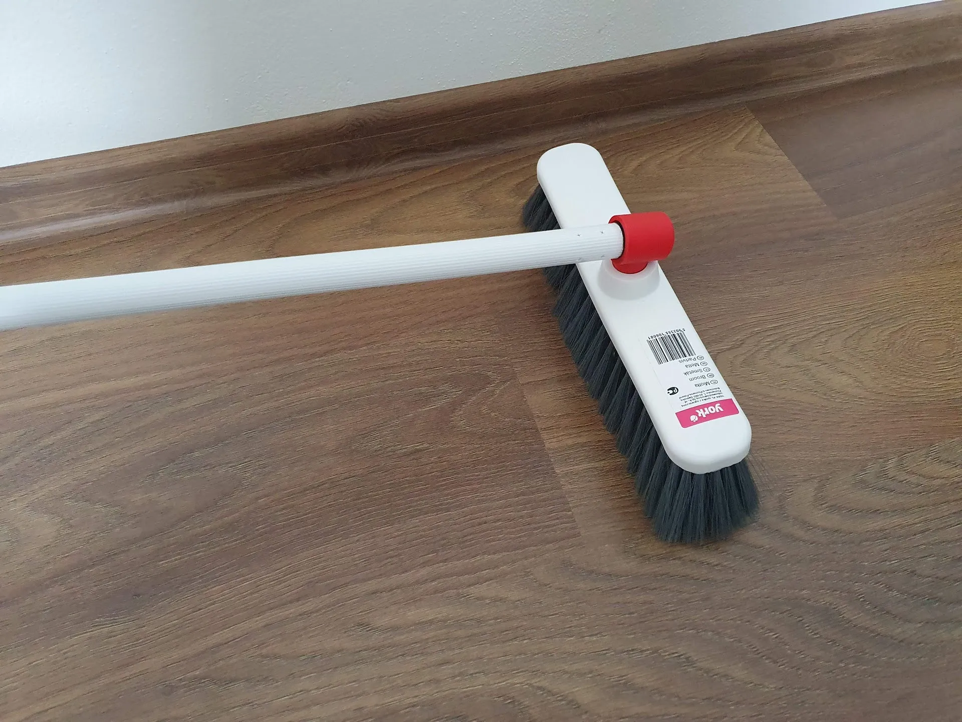 Title Redukce na smeták Tóm tắt Redukce z obyčejného smetáku na kolmý