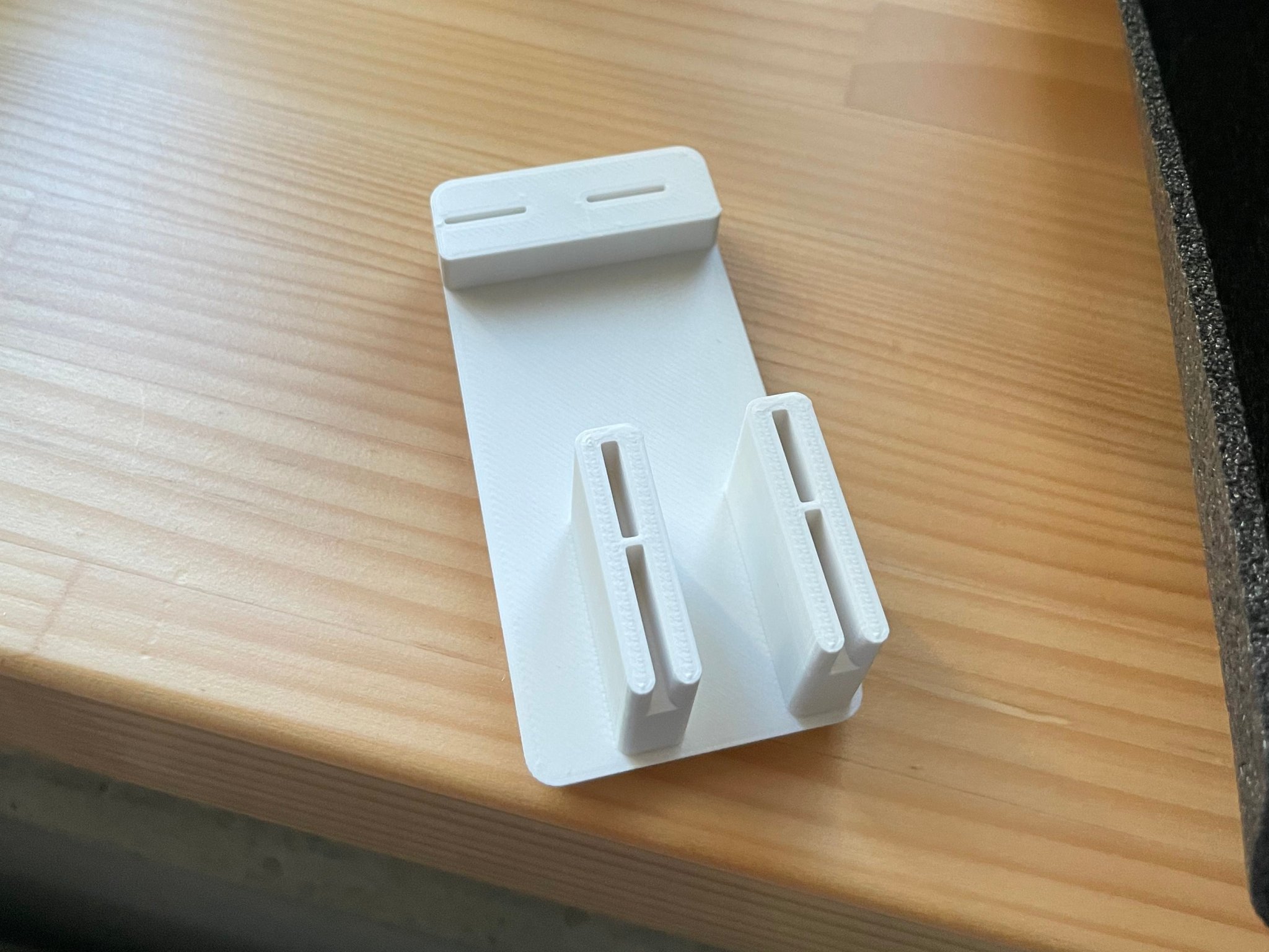 Tiêu đề Đế cắm card Gridfinity PCIe Tóm tắt Giá đỡ hai card P