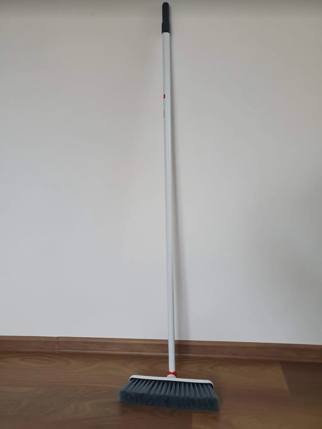 Title Redukce na smeták Tóm tắt Redukce z obyčejného smetáku na kolmý