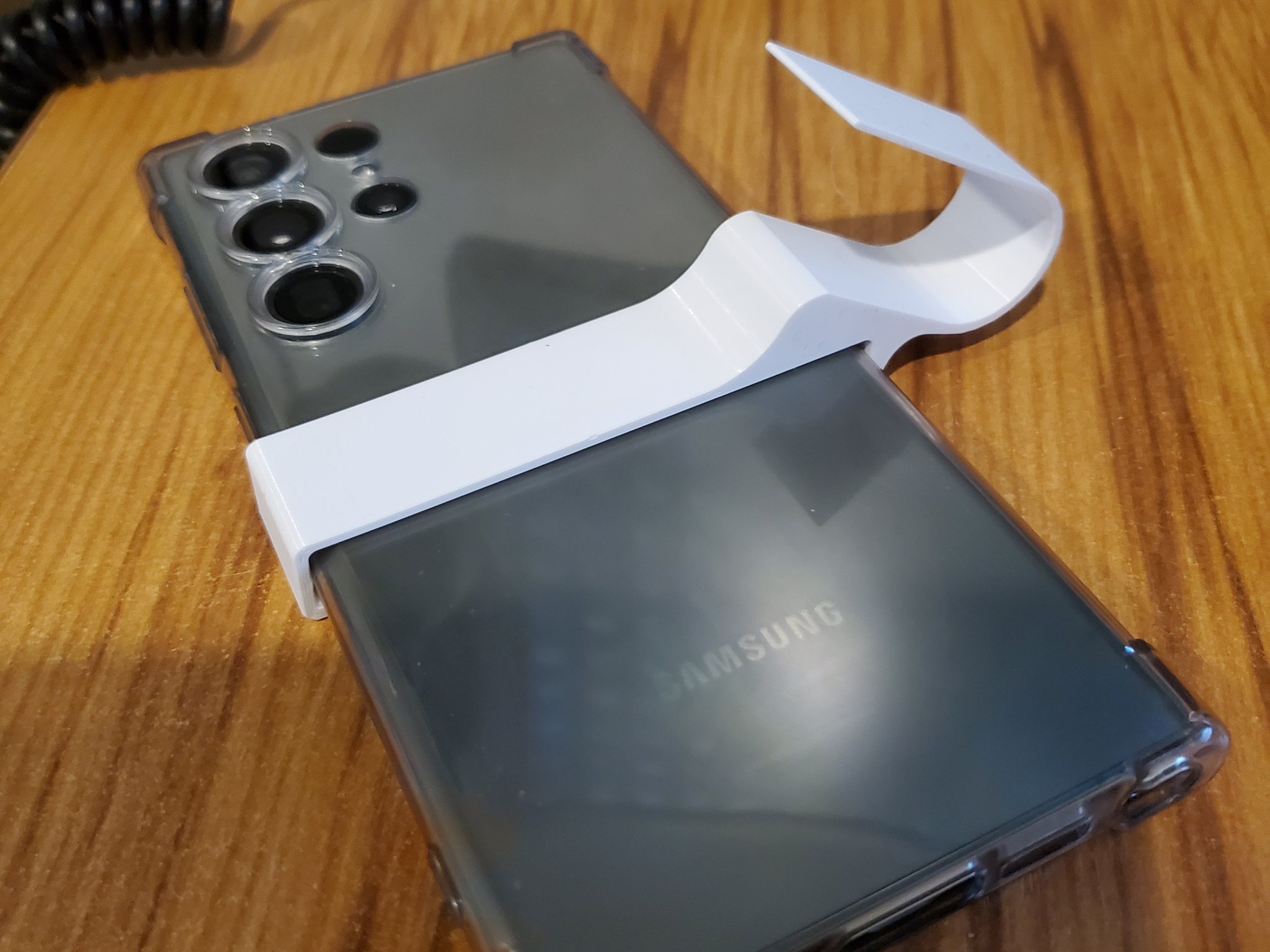 Giá đỡ Samsung S23 Ultra gắn trên máy bay