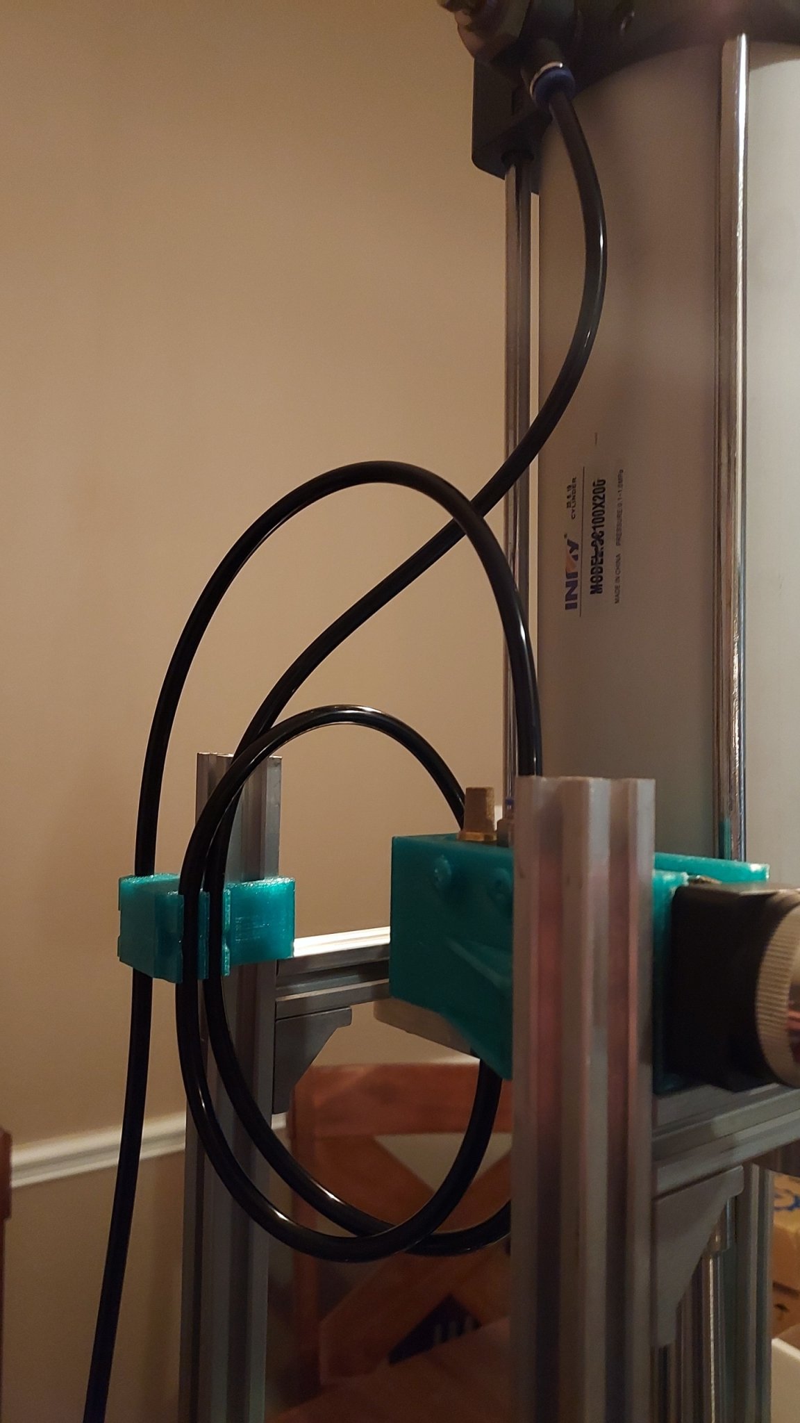 Tiêu đề Quản lý ống khí Buster Beagle 3D V3 Tóm tắt Giá đỡ q