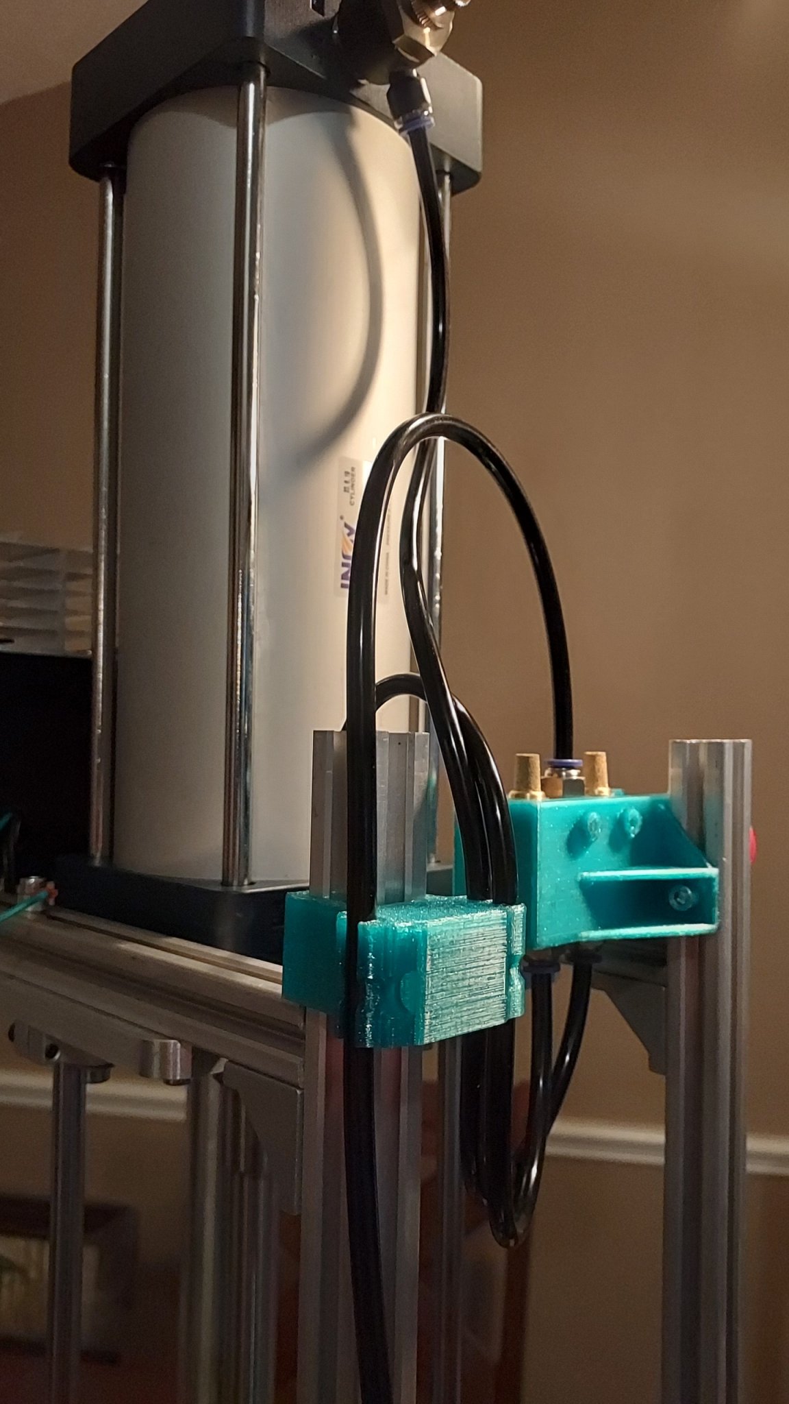 Tiêu đề Quản lý ống khí Buster Beagle 3D V3 Tóm tắt Giá đỡ q