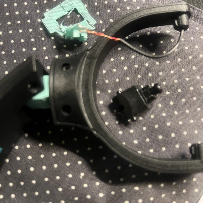 Bản lề tai nghe Lamax Base 1