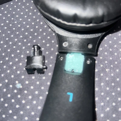 Bản lề tai nghe Lamax Base 1