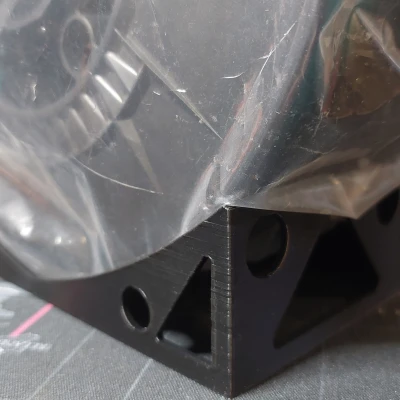 Chỉ Là Một Giá Đỡ Cuộn Chỉ Khác