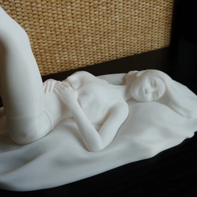 Tượng Chặn Sách Blu-ray Cô Gái Đang Nghỉ Ngơi