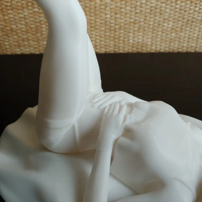 Tượng Chặn Sách Blu-ray Cô Gái Đang Nghỉ Ngơi