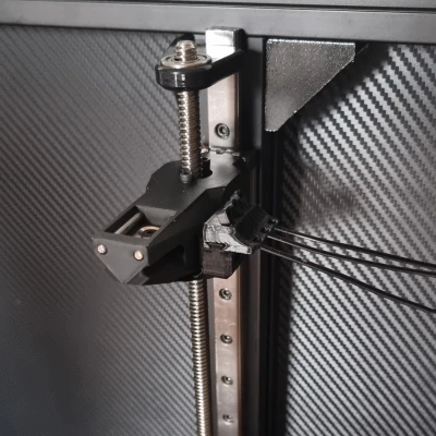 V-Core 3.1 Z Arm Cableholder có thể tháo rời