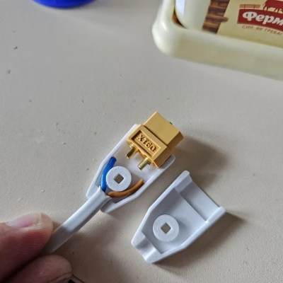 Vỏ/hộp/nắp che cáp XT60 sang 1.5mm²