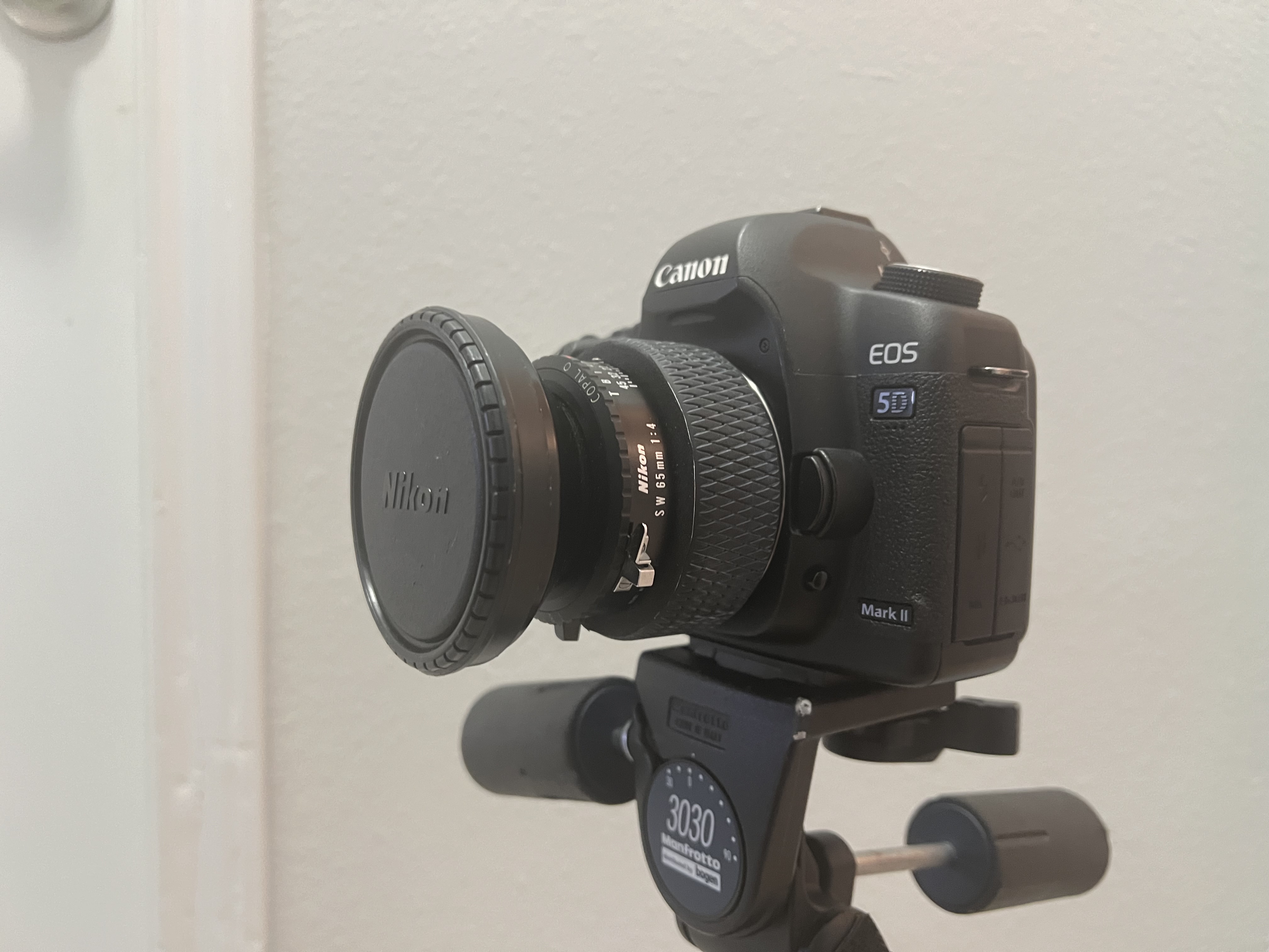 Adapter Nikkor SW 65mm f4 sang Canon EOS EF