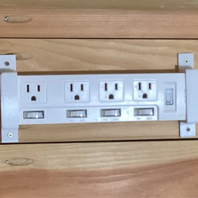 Giá đỡ ổ cắm điện cho Max Star (太星電工電源插座延長線固定座)