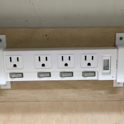 Giá đỡ ổ cắm điện cho Max Star (太星電工電源插座延長線固定座)