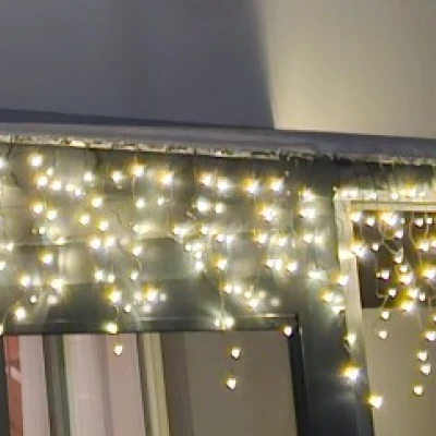 Móc nhỏ treo cáp/đèn Giáng sinh với nhiều góc độ khác nhau